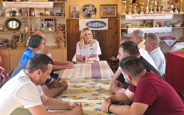 Predsednica opštine Bela Crkva Tatjana Kokar razgovarala sa meštanima Jasenova
