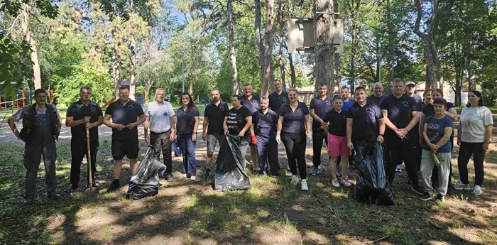 Aktivisti SNS Plandište uredili park u Rasadniku