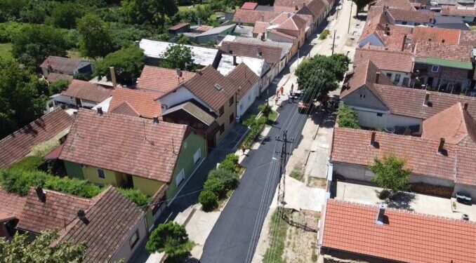 Projekat sedam ulica u Beloj Crkvi: Novi asfalt u Svetosavskoj (VIDEO)