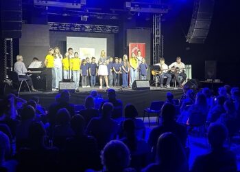 KC Vršac: Održan dečiji festival „Deca su ukras sveta“