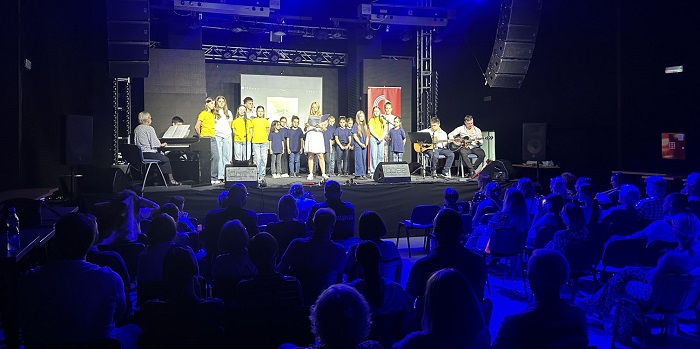 KC Vršac: Održan dečiji festival „Deca su ukras sveta“