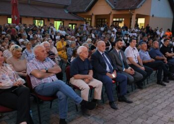 Miholjski susreti sela u Velikom Središtu okupili brojne posetice i čuvare tradicije