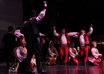 Muzički spektakl za pamćenje: Nacionalni ansambl „Venac“ otvorio „Dane Kosova i Metohije u Vršcu“