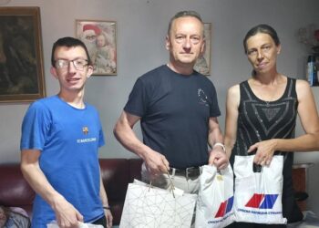 Aktivisti SNS Bela Crkva posetili porodicu Šipoš