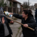 Komšijska svađa u Vršcu eskalirala u nasilje: Polila komšinicu kiselinom za čišćenje, pa je udarala motkom