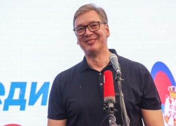 Više od 5.000 ljudi dočekalo Vučića u Vladimirovcu – gradimo brzu saobraćajnicu!