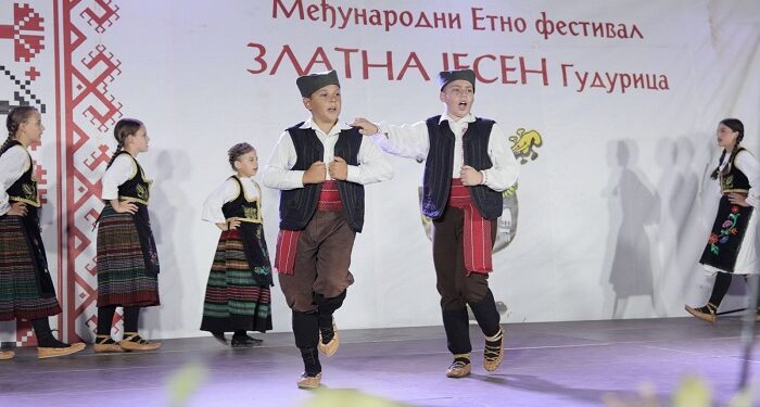 „Zlatna jesen“ od 28. do 30. avgusta u Gudurici: Peče se vo na ražnju, pevaju Sneki, Mitar Mirić i Minja bend