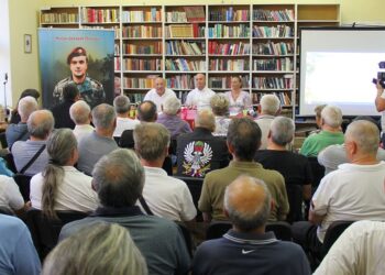 Gradska biblioteka Vršca predstavila knjigu „Vuk u ratnoj priči“ pukovnika Milana Jolovića Legende