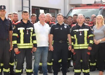 Specijalni vatrogasni tim iz Rumunije iz Bele Crkve kreće ka Deliblatskoj peščari