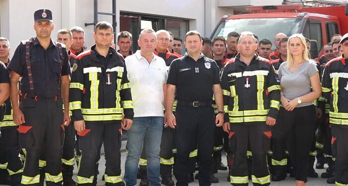 Specijalni vatrogasni tim iz Rumunije iz Bele Crkve kreće ka Deliblatskoj peščari