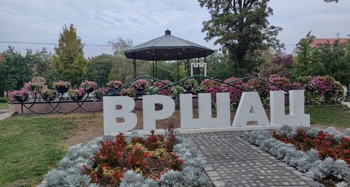 Radnici JKP „Drugi oktobar“ vredno rade na uređenju grada