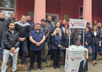 SNS Alibunar održao štand u Vladimirovcu, blokaderi otkazali – zbog kiše?!