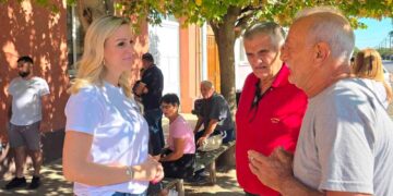 Velika podrška politici mira i napretka: OO SNS Bela Crkva organizovao štand u Dupljaji