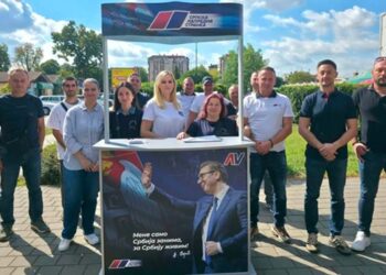 SNS Bela Crkva u razgovoru sa građanima: Podrška politici  Aleksandra Vučića