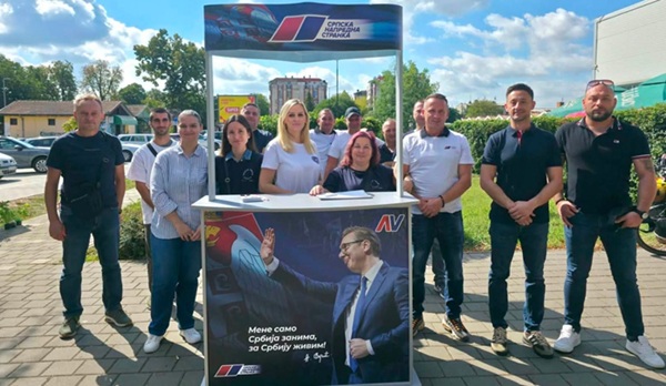 SNS Bela Crkva u razgovoru sa građanima: Podrška politici Aleksandra Vučića