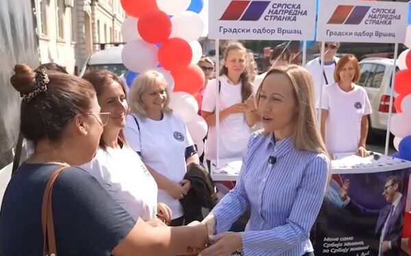 Gradonačelnica Vršca posetila štandove liste „Aleksandar Vučić – Ujedinjena Srbija“ (VIDEO)