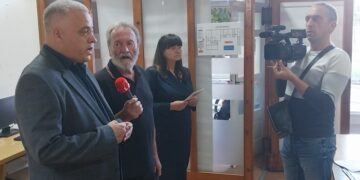 U Gradskoj biblioteci otvorena izložba „Doživeti stotu“ namenjena đacima