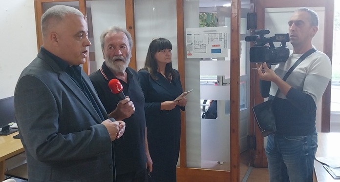 U Gradskoj biblioteci otvorena izložba „Doživeti stotu“ namenjena đacima