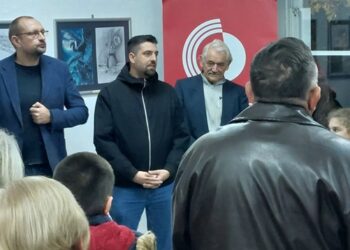 KC Vršac: Izložba „Retrospektiva“ polaznika likovne radionice Ateljea Ramona Magda još danas u Domu vojske