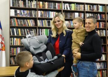 Opština Bela Crkva podelila besplatna auto-sedišta (VIDEO)