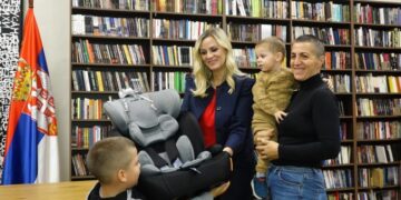 Opština Bela Crkva podelila besplatna auto-sedišta (VIDEO)