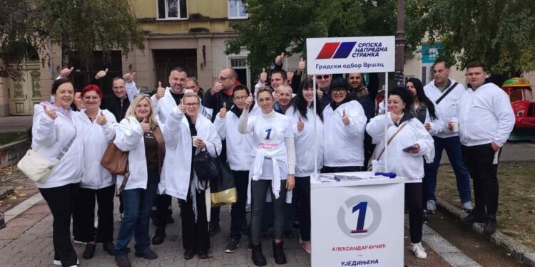 SNS Vršac: Veliko interesovanje građana za štandove liste Aleksandar Vučić – Ujedinjena Srbija širom Vršca