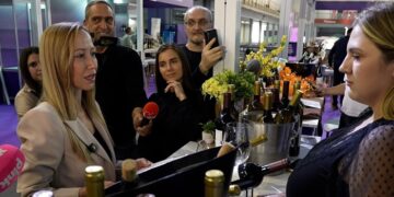 Kabinet gradonačelnice: Gradonačelnica obišla vršačke vinare na sajmu Wine Vision by Open Balkan
