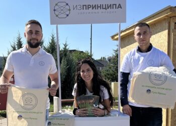 Male promene za čistiji Vršac: Akcija na Agriko pijaci – smanjimo plastiku zaštitimo životnu sredinu