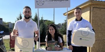 Male promene za čistiji Vršac: Akcija na Agriko pijaci – smanjimo plastiku zaštitimo životnu sredinu