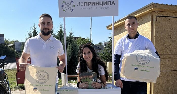 Male promene za čistiji Vršac: Akcija na Agriko pijaci – smanjimo plastiku zaštitimo životnu sredinu